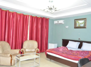 Royal Hotel