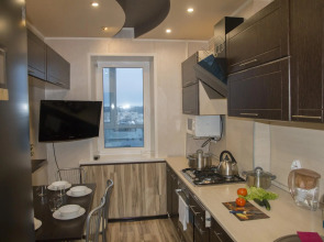 Барбарис на улице Парижской Коммуны 40