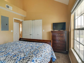 Branson Condo w/ Pool: 2 Mi to Table Rock Lake
