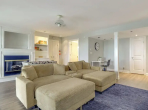 Pets Welcome: Beachfront Family Retreat in Norfolk