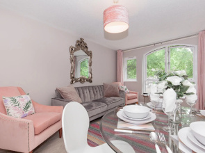Gloucester Green Suite