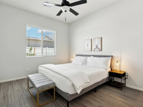 Dreamlight Modern Home with Pool and BBQ
