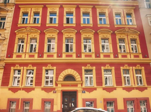 Churchill Apartments
