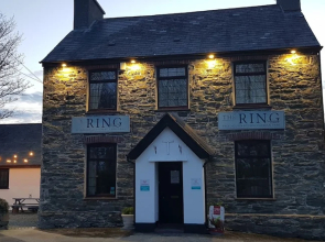 Campsite - The Ring Pub Glamping Pods