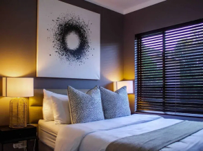 Beautiful 2 Bedroom Apartment Near Monte Casino