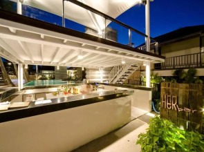 Sareeraya Villas & Suites