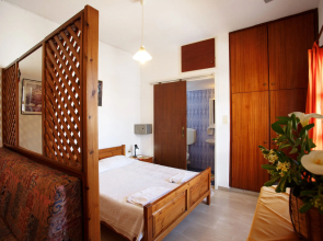 Albatross Studios & Apartments