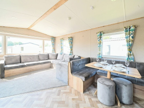 Brookside Bliss - Billing Aquadrome