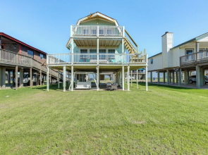 Ocean Access + BBQ Pit: Surfside Beach Family Home