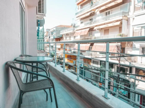 Lovely apartment with balcony in the city center