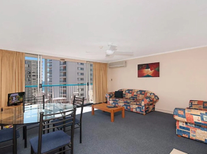 Quarterdeck Apartments