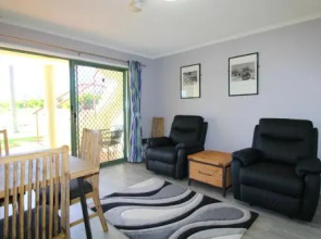 Beachfront 2, 25 Willow Street