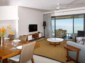 Leora Beach Apartments