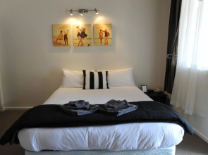 Norwood House Motel & Reception Centre