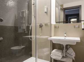 Отель The Guardian