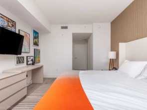 2/2 Hyde Beach Resort 1704