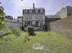House for 18 People With Cinema Place Morny