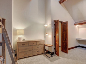 Creekside Chateau 6 Bedroom Home by RedAwning