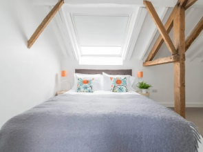 Simple Coastal Luxury Near Southwold Sleeps 10