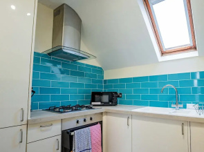 Host Stay Chichester Close