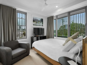 Bilinga Beachfront Luxury at Lana