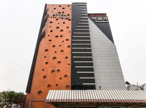 Major Hotel