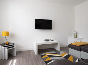 Highland Park Apartment