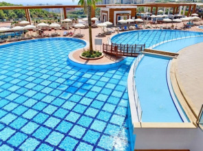 Alanya Azura Family Style