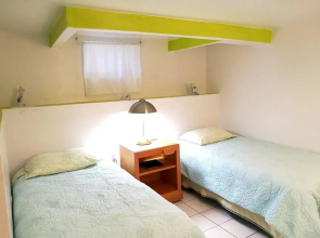 Apartment With 2 Bedrooms in Bronx, With Enclosed Garden and Wifi Near the Beach