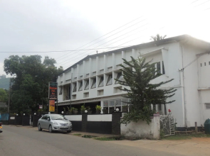 Dunhinda Falls Inn