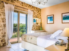 Villa Louloudia