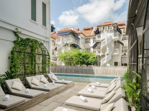 Maxwell Reserve Singapore, Autograph Collection