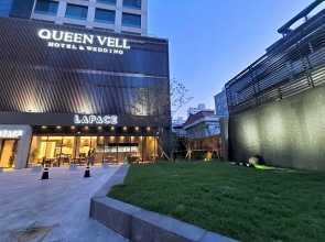 Queen Vell Hotel