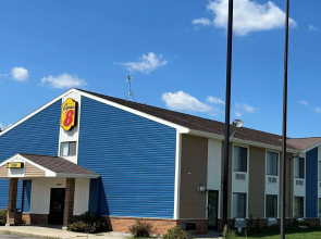 Super 8 by Wyndham Portage