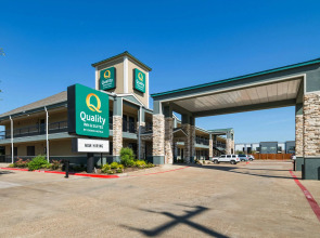Quality Inn & Suites Garland - East Dallas