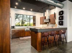 Lone Mountain Casita 1 Bedroom Home by RedAwning