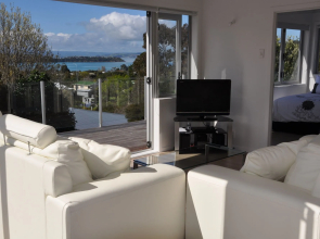 Tiri Cottage - Seaviews in Oneroa