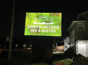 Greenwoods Inn & Suites