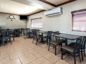 Super 8 by Wyndham Amarillo Central TX