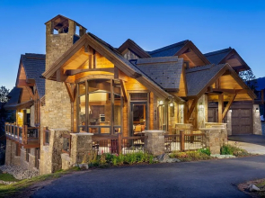 Slopeside Manor 6 Bedroom Home by RedAwning