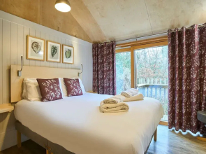 Host Stay Gwyle in Wareham