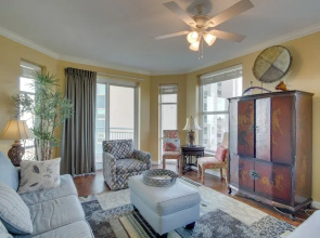 Gulfport Condo With Views: Walk to Beach