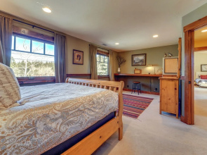 Stunning Truckee Home w/ Private Patio & Gas Grill