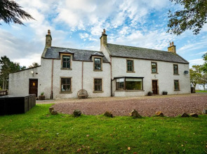The Farmhouse, 6 Bed Property, Forres