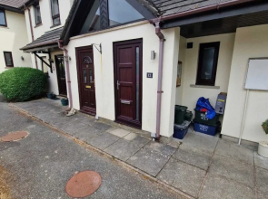 Captivating 2-bed Apartment in Tenby