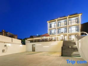 Zhujiajian Houshan Xun Xingkong Seaview Holiday Villa (Xiaowushitang Dongsha Scenic Area)