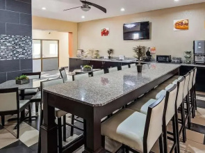 Red Lion Inn & Suites Blue Springs