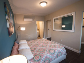 Beds n' Drinks Hostel