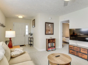 3 Mi to Hopelands Gardens: Family Aiken Home!