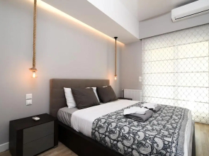 142m² Bright Alimos Apartment with Marina View